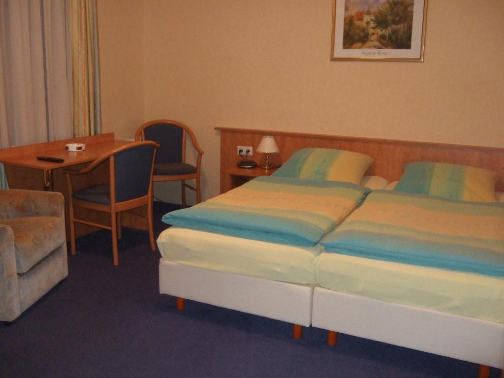 Brauhaus Zils Braeu Hotel Restaurant Fohren Room photo