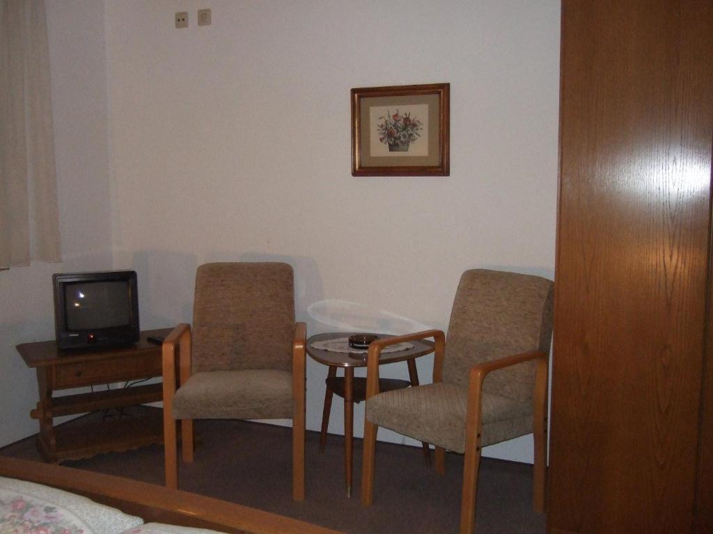 Brauhaus Zils Braeu Hotel Restaurant Fohren Room photo